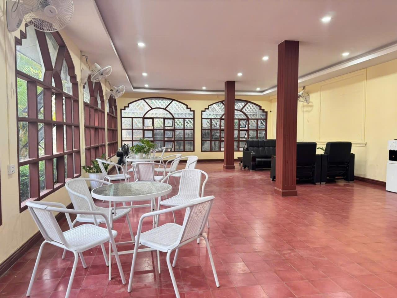 Yula Hotel Thatluang Vientiane Extérieur photo
