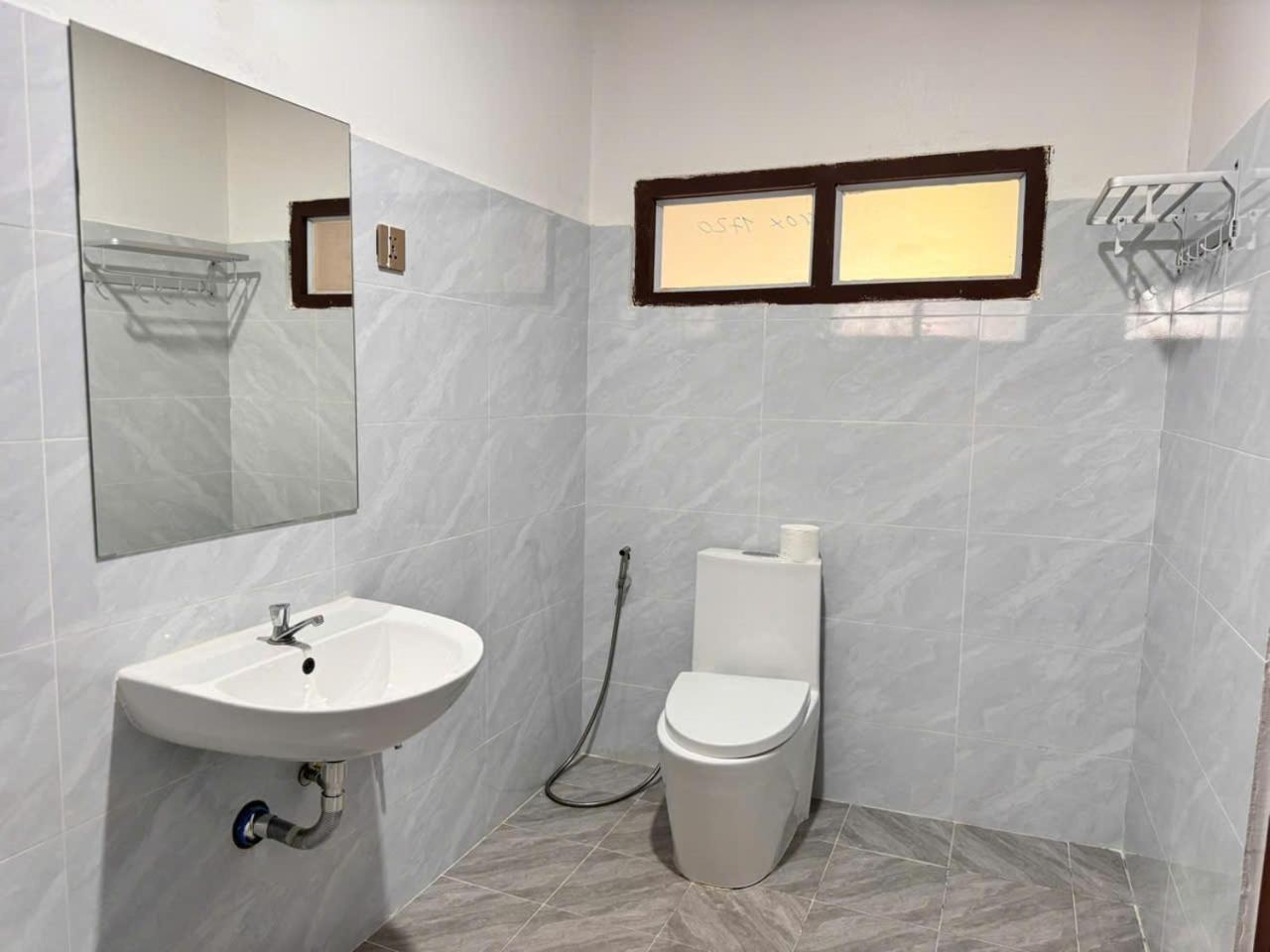 Yula Hotel Thatluang Vientiane Extérieur photo